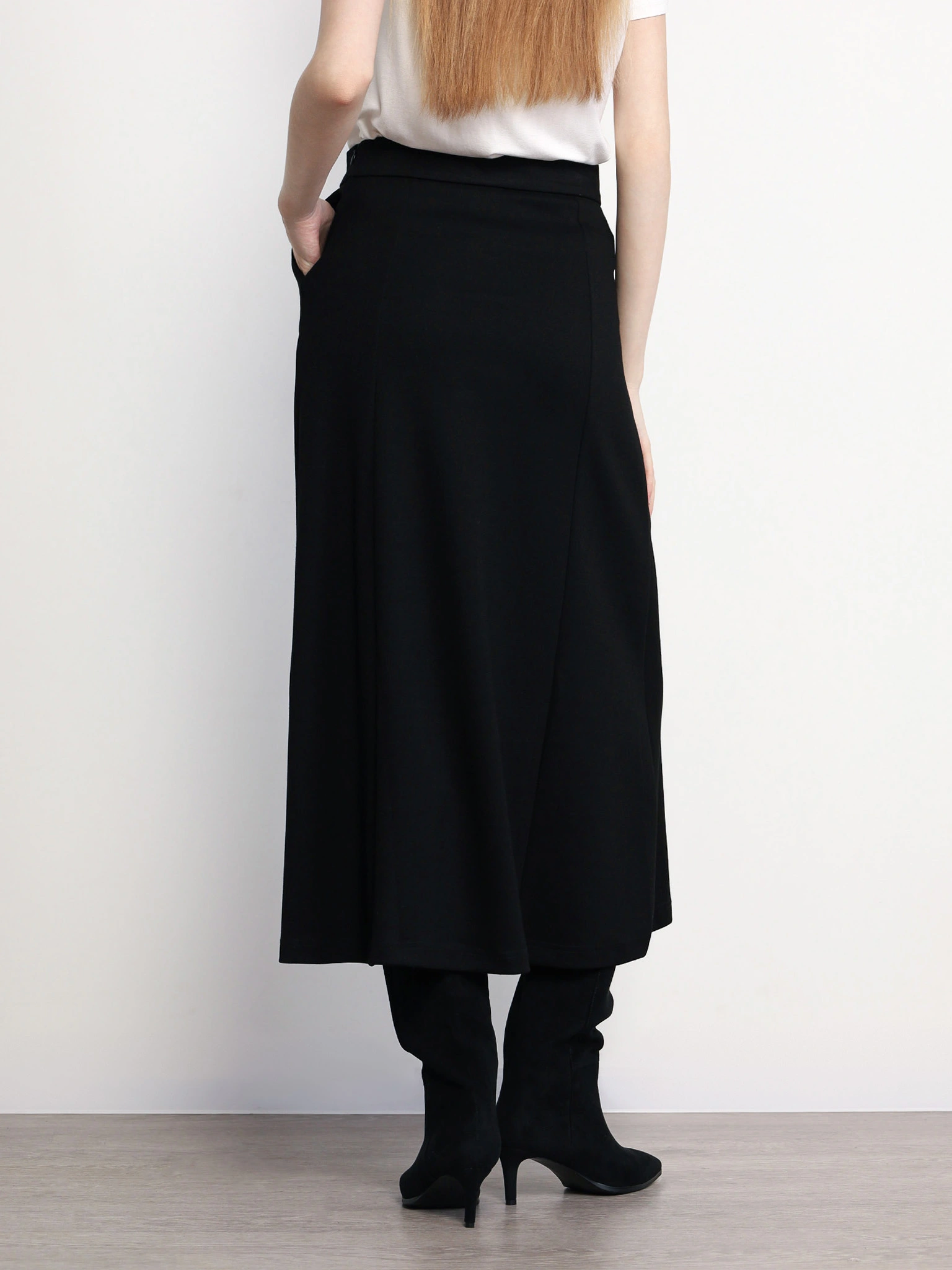 Юбка трикотажная черного цвета А-силуэта